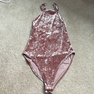 Forever 21 Pink velvet body suit, Size small, Goes around the neck